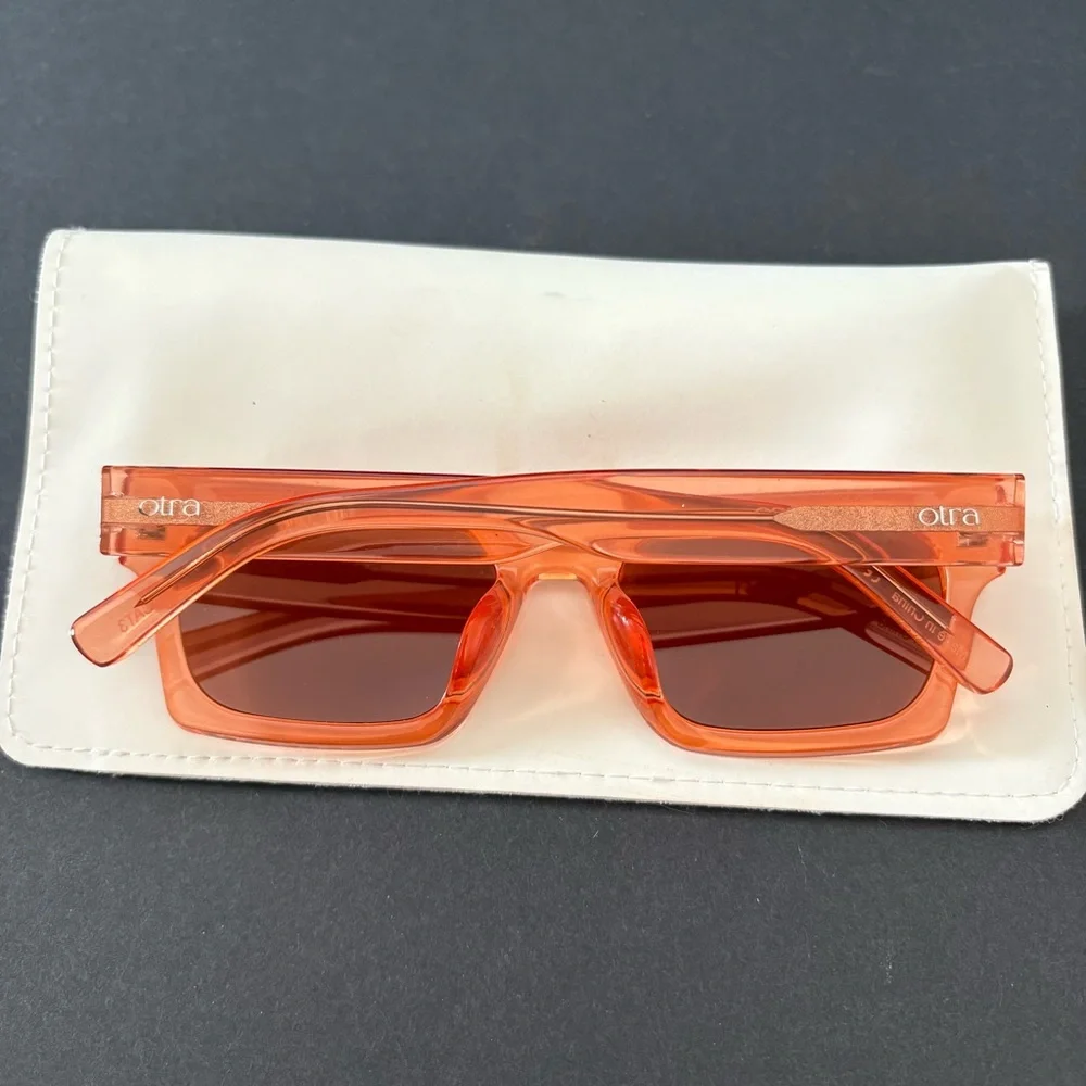 Otra Roco Retro Orange Transparent Frame Sunglasses - Picture 3 of 6